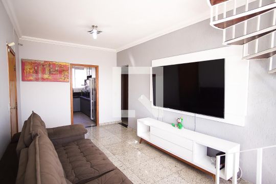 Apartamento à venda com 3 quartos, 197m² em Heliópolis, Belo Horizonte