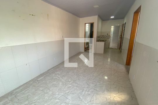 Sala de casa para alugar com 1 quarto, 55m² em Parque Uruguaiana, Duque de Caxias