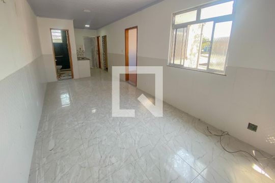 Sala de casa para alugar com 1 quarto, 55m² em Parque Uruguaiana, Duque de Caxias