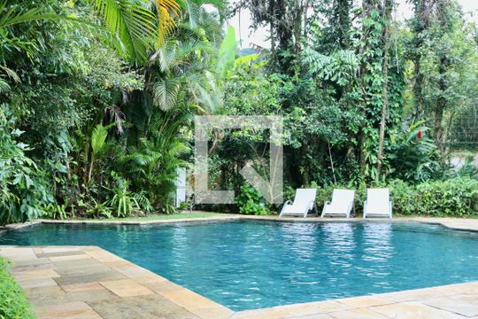 Piscina de casa de condomínio para alugar com 5 quartos, 500m² em Enseada, Guarujá