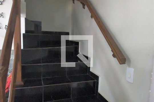 Sala de casa de condomínio à venda com 4 quartos, 250m² em Vila Rosália, Guarulhos