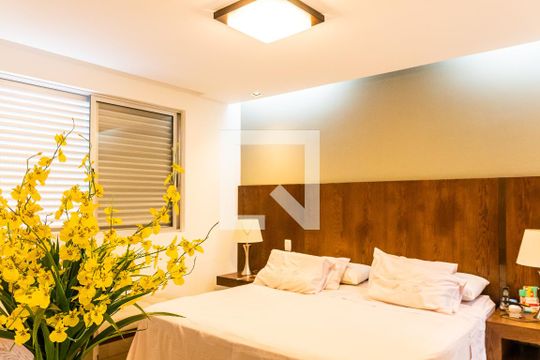 Suíte master de apartamento à venda com 4 quartos, 360m² em Liberdade, Belo Horizonte