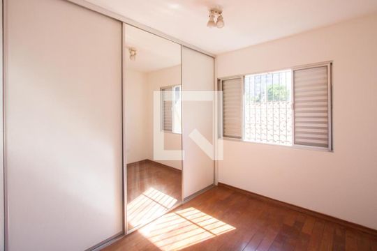 Quarto 1 de casa à venda com 3 quartos, 150m² em Jardim Aeroporto, São Paulo