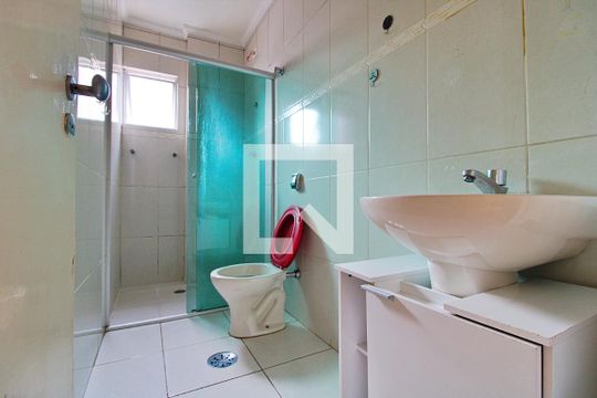 Banheiro de apartamento à venda com 2 quartos, 55m² em Jardim Monte Alegre, Taboão da Serra