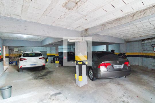 Garagem de apartamento à venda com 2 quartos, 55m² em Jardim Monte Alegre, Taboão da Serra