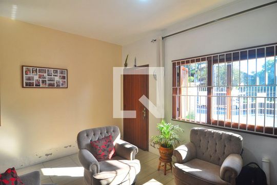 Sala de casa à venda com 4 quartos, 155m² em Harmonia, Canoas