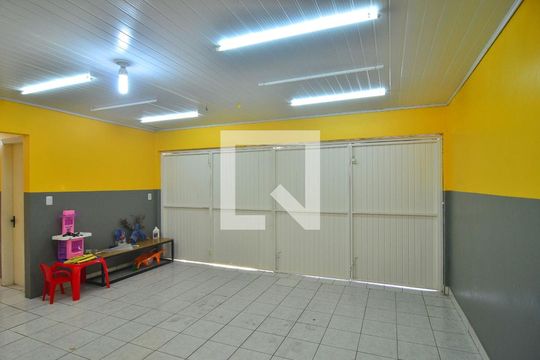Garagem de casa à venda com 4 quartos, 155m² em Harmonia, Canoas
