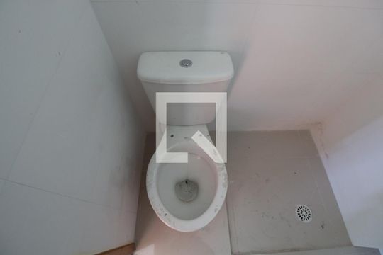 Banheiro  de apartamento à venda com 2 quartos, 43m² em Vila Guilhermina, São Paulo