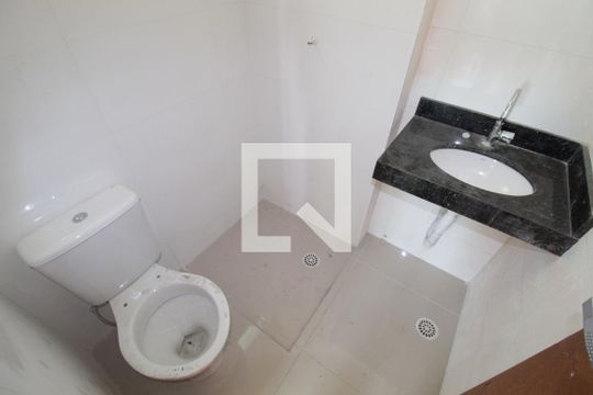 Banheiro  de apartamento à venda com 2 quartos, 43m² em Vila Guilhermina, São Paulo
