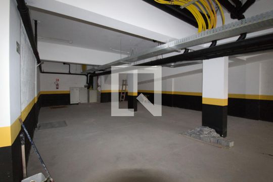 Garagem de apartamento à venda com 2 quartos, 43m² em Vila Guilhermina, São Paulo