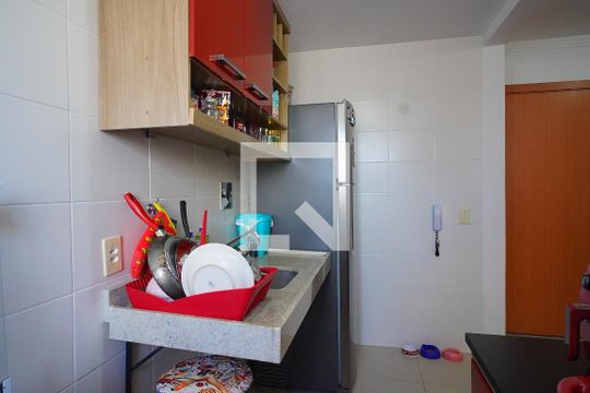 Cozinha de apartamento para alugar com 2 quartos, 43m² em Morro Santana, Porto Alegre