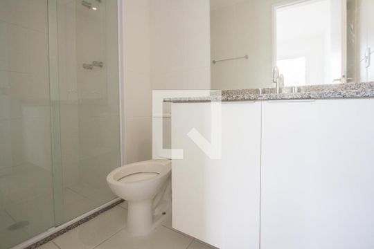 Banheiro de kitnet/studio à venda com 1 quarto, 33m² em Santo Amaro, São Paulo
