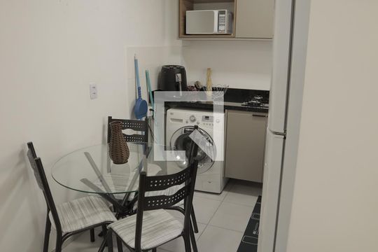 Cozinha de apartamento à venda com 2 quartos, 42m² em Jardim Esmeraldina, Campinas