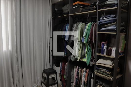 Quarto 1 de apartamento à venda com 2 quartos, 42m² em Jardim Esmeraldina, Campinas