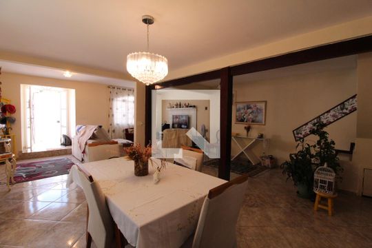 Sala de casa de condomínio à venda com 4 quartos, 550m² em Vargem Pequena, Rio de Janeiro