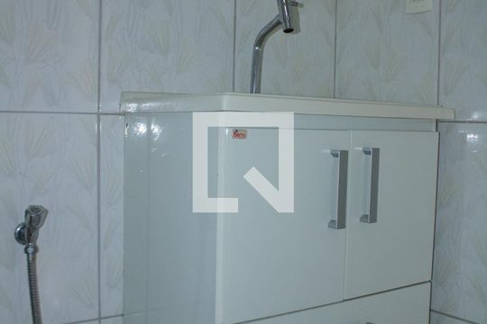 Banheiro de apartamento para alugar com 2 quartos, 47m² em Piedade, Rio de Janeiro