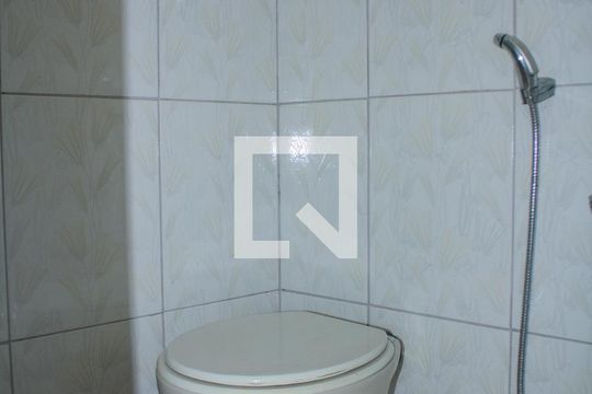Banheiro de apartamento para alugar com 2 quartos, 47m² em Piedade, Rio de Janeiro