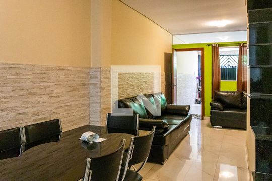 Sala de casa à venda com 2 quartos, 110m² em São João Batista (venda Nova), Belo Horizonte