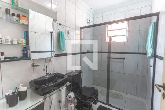 Banheiro suíte de casa à venda com 3 quartos, 280m² em Vila Alvinopolis, São Bernardo do Campo