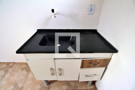 Cozinha de kitnet/studio para alugar com 1 quarto, 23m² em Jardim Santa Lúcia, Campinas
