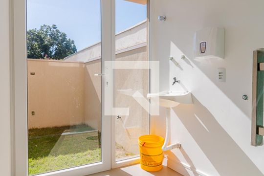 Área de serviço de casa à venda com 3 quartos, 270m² em Vila Assunção, Porto Alegre