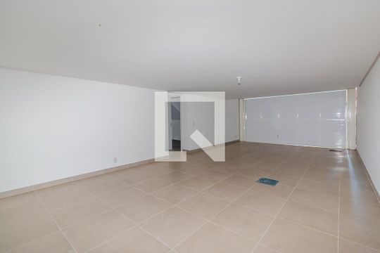 garagem de casa à venda com 3 quartos, 270m² em Vila Assunção, Porto Alegre