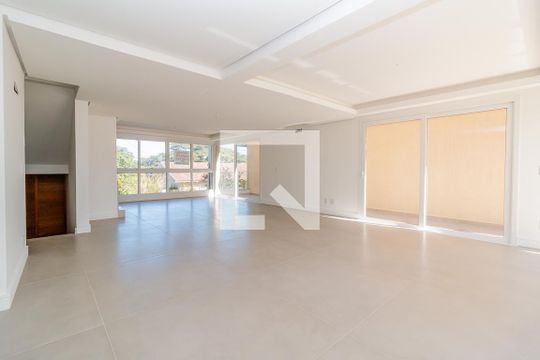 Sala de casa à venda com 3 quartos, 270m² em Vila Assunção, Porto Alegre