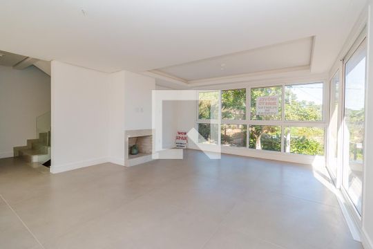 Sala de casa à venda com 3 quartos, 270m² em Vila Assunção, Porto Alegre