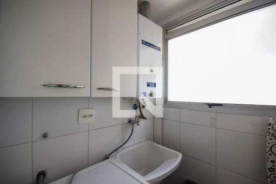 Área de serviço de apartamento para alugar com 2 quartos, 72m² em Super Quadra Morumbi, São Paulo