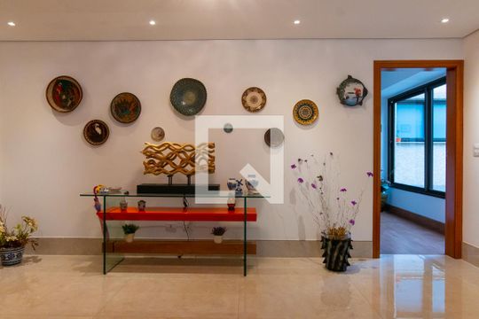 Entrada de casa à venda com 5 quartos, 750m² em Jardim Marajoara, São Paulo