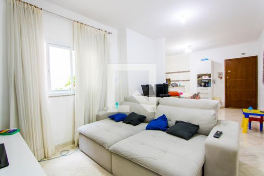 Sala de casa de condomínio à venda com 2 quartos, 80m² em Vila Curuçá, Santo André
