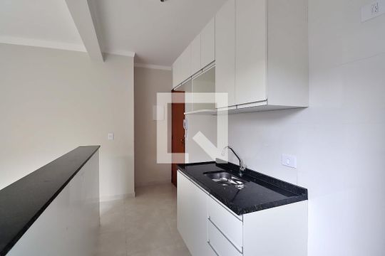 Cozinha de apartamento para alugar com 2 quartos, 54m² em Santa Maria, Santo André