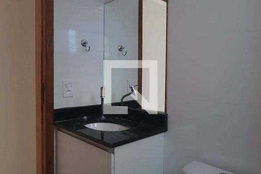 Banheiro Social de apartamento para alugar com 2 quartos, 108m² em Santa Maria, Santo André