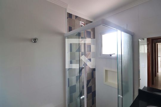 Banheiro da Suíte de apartamento para alugar com 2 quartos, 108m² em Santa Maria, Santo André