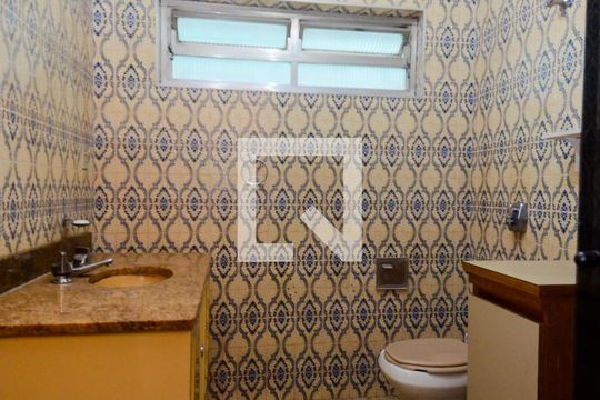 Banheiro de casa à venda com 3 quartos, 306m² em Jardim Vila Galvao, Guarulhos