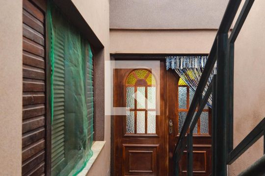 Corredor Lateral de casa à venda com 3 quartos, 306m² em Jardim Vila Galvao, Guarulhos