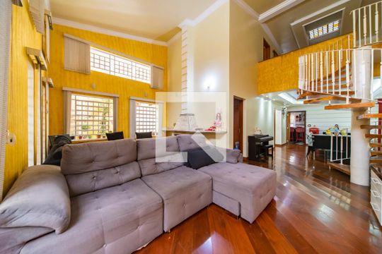 Casa à venda com 4 quartos, 300m² em Jardim Bela Vista, Santo André