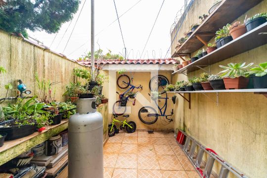 Quintal de Serviço de casa à venda com 4 quartos, 300m² em Jardim Bela Vista, Santo André