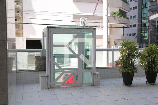 Elevador de acesso de apartamento para alugar com 2 quartos, 70m² em Guilhermina, Praia Grande