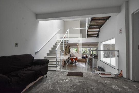 Entrada Social de casa à venda com 3 quartos, 280m² em Santo Amaro, São Paulo