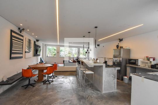 Sala de casa à venda com 3 quartos, 280m² em Santo Amaro, São Paulo