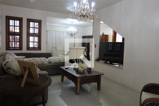 Sala de Estar de casa à venda com 3 quartos, 290m² em Marechal Rondon, Canoas