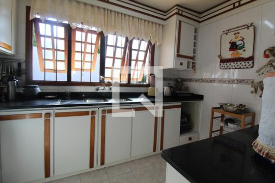 Cozinha de casa à venda com 3 quartos, 290m² em Marechal Rondon, Canoas