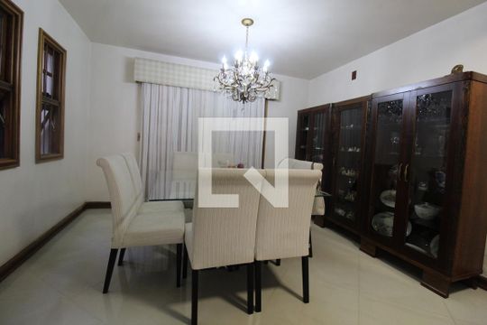 Sala de Estar Com Varanda de casa à venda com 3 quartos, 290m² em Marechal Rondon, Canoas