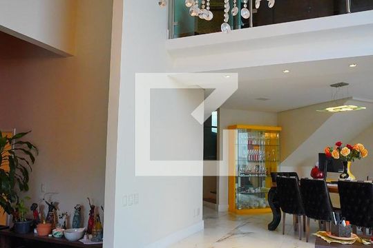 Sala de casa à venda com 3 quartos, 352m² em Chácara das Pedras, Porto Alegre