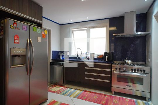 Cozinha de casa à venda com 3 quartos, 352m² em Chácara das Pedras, Porto Alegre