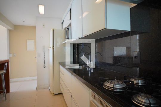 Cozinha de apartamento para alugar com 3 quartos, 100m² em Boa Vista, Porto Alegre