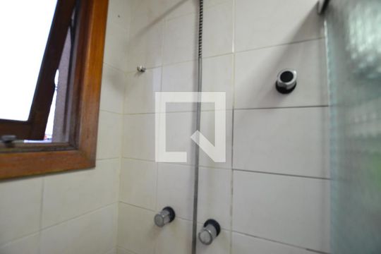 Banheiro de apartamento à venda com 2 quartos, 65m² em Jardim Lindóia, Porto Alegre