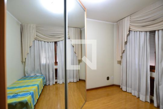 Quarto de apartamento à venda com 2 quartos, 65m² em Jardim Lindóia, Porto Alegre