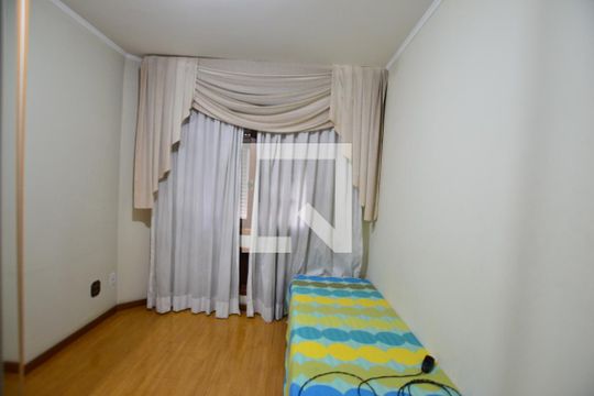 Quarto de apartamento à venda com 2 quartos, 65m² em Jardim Lindóia, Porto Alegre